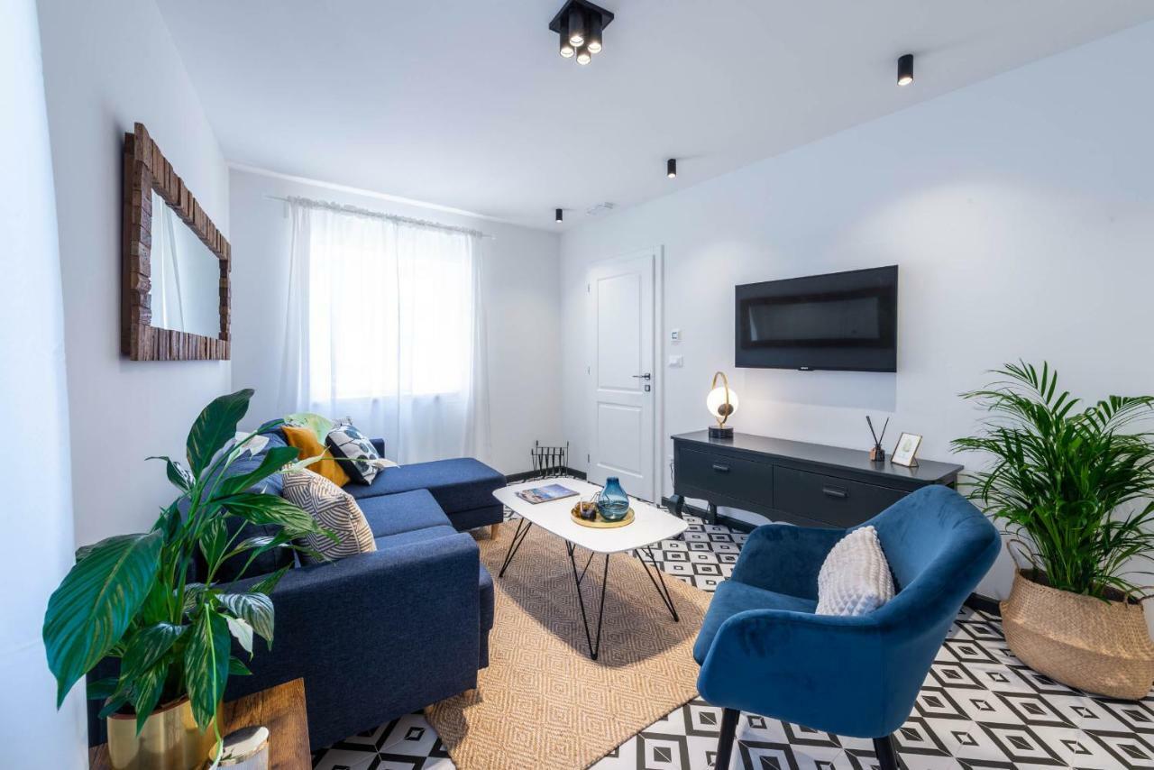 קאבטאט Sun And Stone Apartment מראה חיצוני תמונה