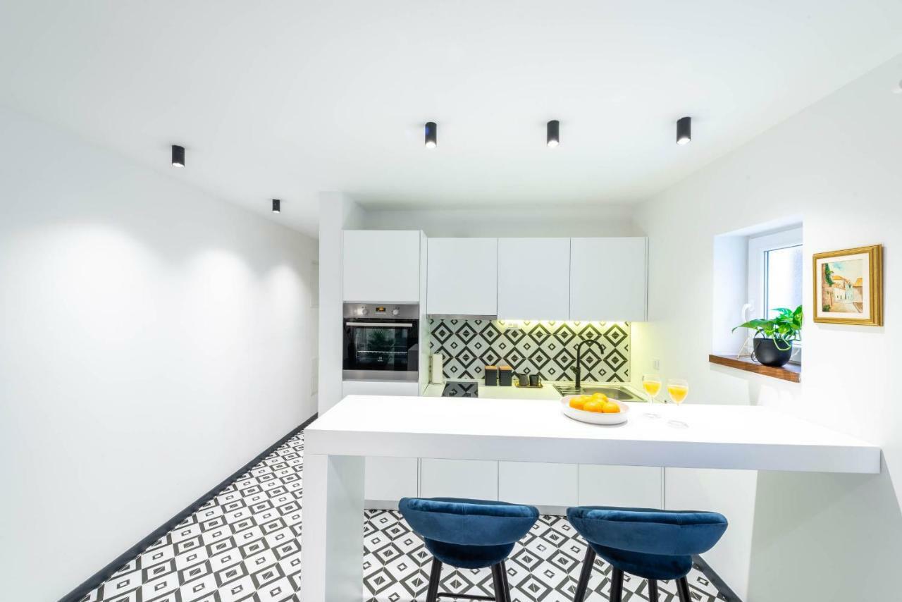 קאבטאט Sun And Stone Apartment מראה חיצוני תמונה